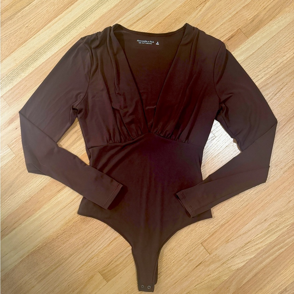 Brown Long Sleeved Plunge Abercrombie & Fitch bodysuit